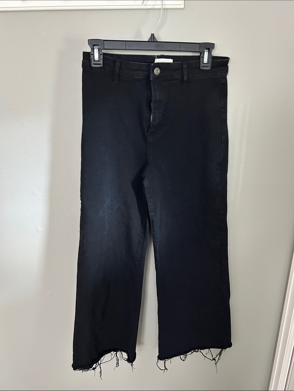 Women’s Anniewear Black Frayed Hem Jeans - Large